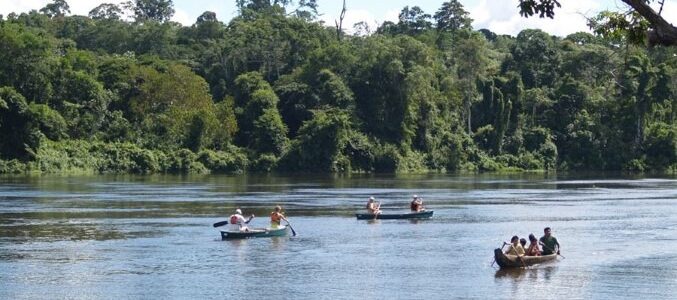 palumeu-canoeing (Small)